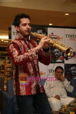 Raghav Sachar at the launch of Vande Mataram album in Reliance, Bandra on 13th Aug 2010 (21).JPG